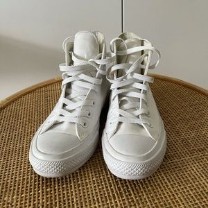 White High Top Converse - Size 7